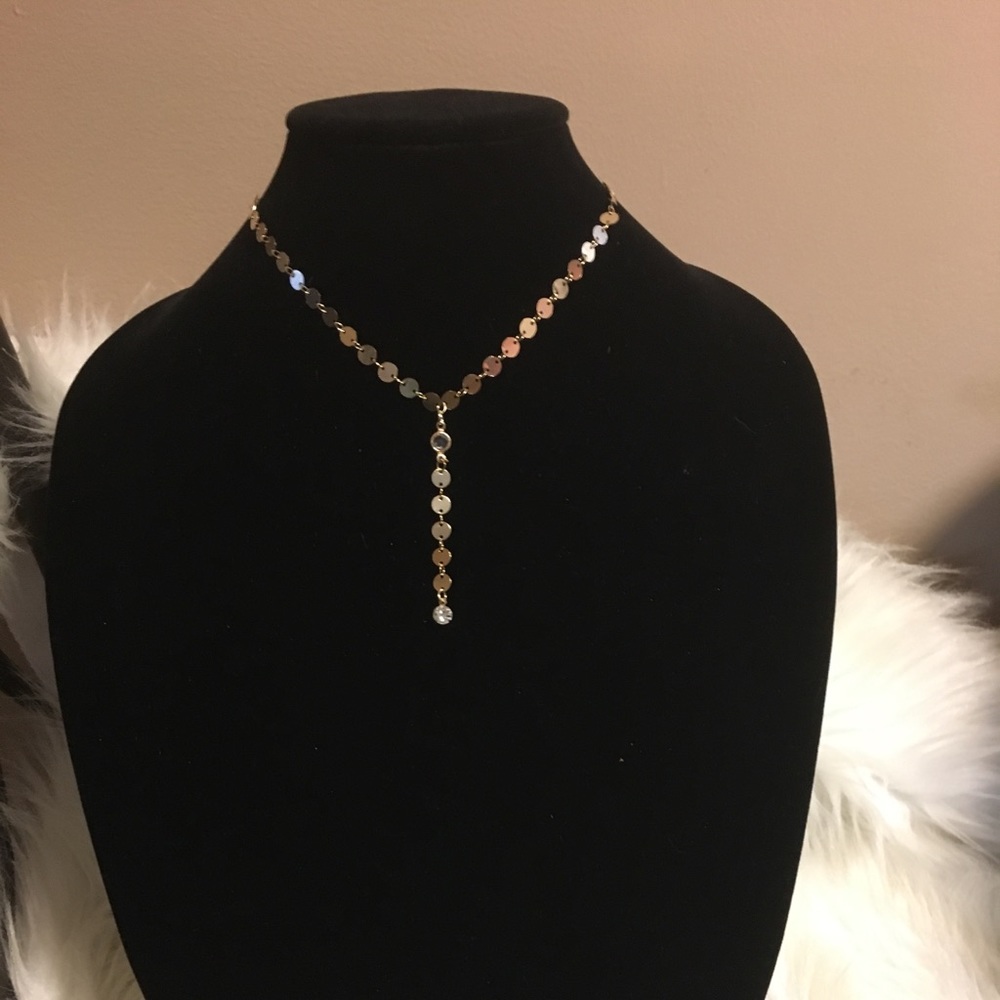 Beautiful “Y” gold tone necklace - Picture 4 of 5
